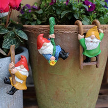 Load image into Gallery viewer, JARPSIRY 3-Piece Miniature Pot Hanging Gnomes Set – Resin Fence & Planter Hugger Figurines