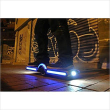 Load image into Gallery viewer, SURFWHEEL SU 27" - One +4 Wheels Electric Skateboard with Patented Safety Wheels - Gifteee Unique & Unusual gifts, Cool gift ideas