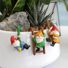 Load image into Gallery viewer, JARPSIRY 3-Piece Miniature Pot Hanging Gnomes Set – Resin Fence &amp; Planter Hugger Figurines
