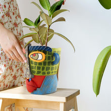 Load image into Gallery viewer, Abstract Face Planters Pots
