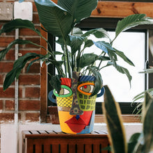 Load image into Gallery viewer, Abstract Face Planters Pots
