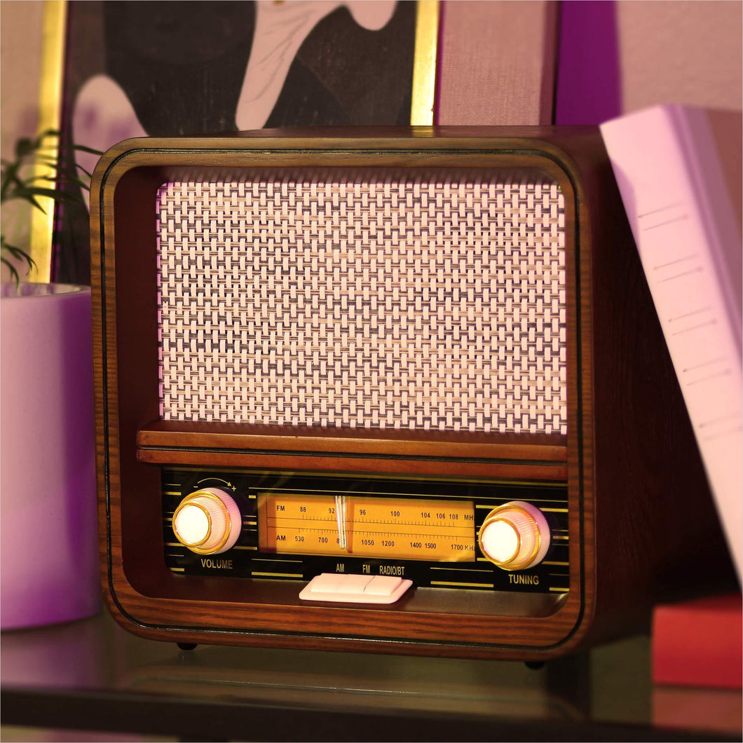 Retro Bluetooth AM/FM Radio Speaker - Gifteee Unique & Unusual gifts, Cool gift ideas