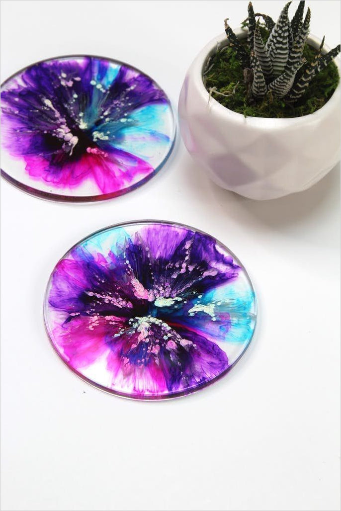 Alcohol Ink and Resin DIY Projects Drink Coasters and Knobs! (Online Course) - Gifteee. Find cool & unique gifts for men, women and kids